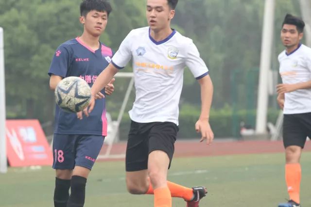 北京首钢男篮晒夏训视频：今天你出汗了吗？依旧是刻苦训练的一天